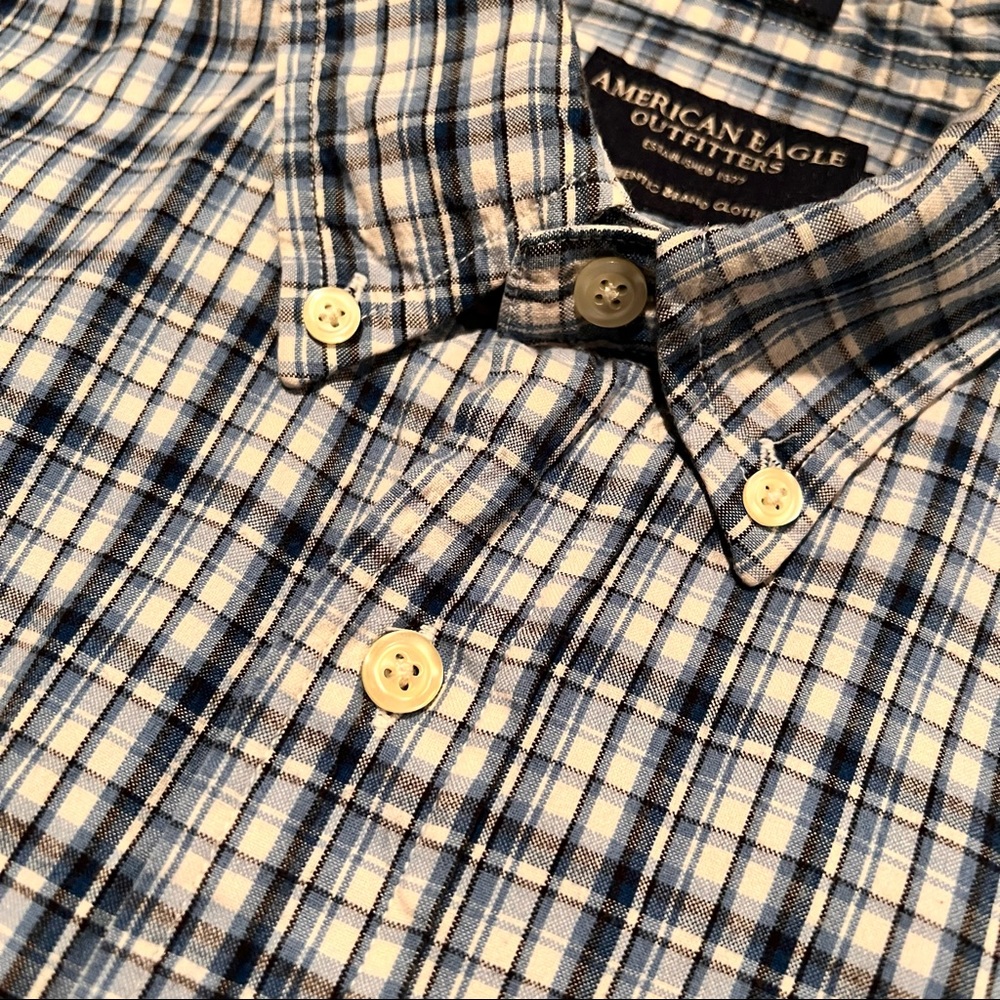 PRICE FIRM American Eagle Outfitters Indigo Plaid Long-Sleeve Button Down
